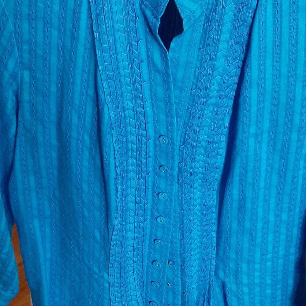 Chico's blue blouse